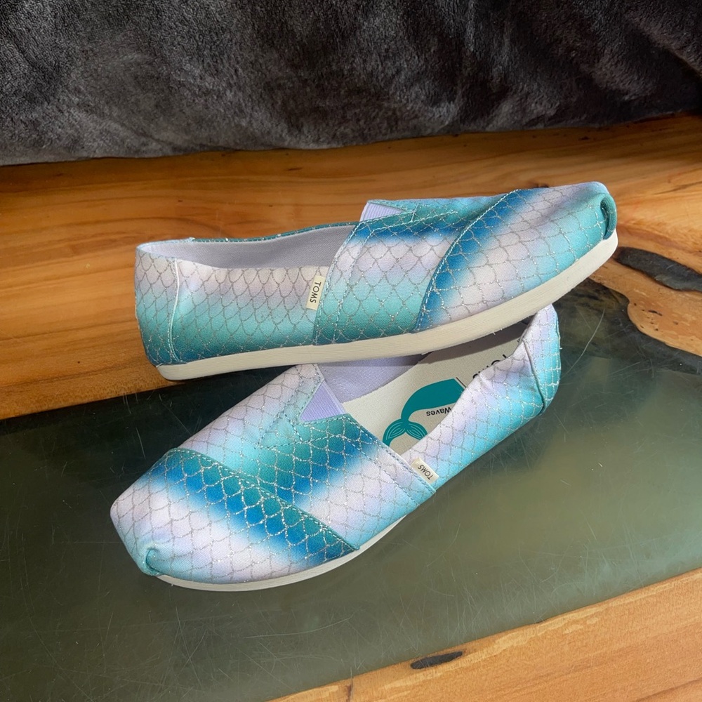 Toms Alpargata Mermaid Scales Canvas Size 6.5 Women’s